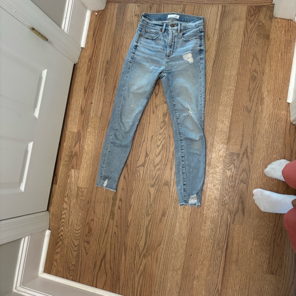 LOFT Women's Light Blue Distressed high waisted Skinny Jeans petite